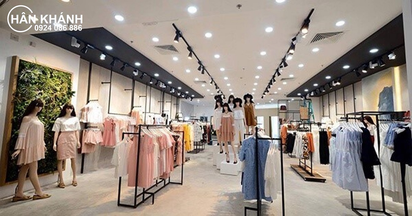 shop quần áo sử dụng mẫu kệ treo tiện lơi, thẩm mỹ cao,...